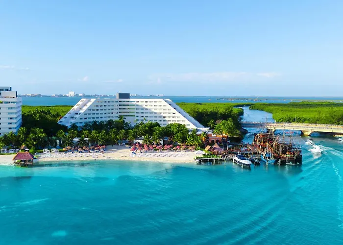 Grand Oasis PalmResort Hotel